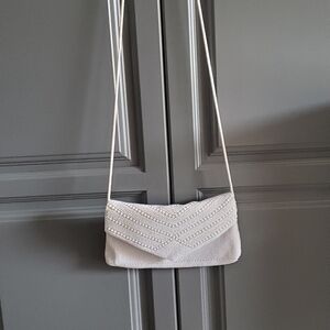 La Regale LTD White Beaded Purse with Satin Interior ⚜️🤍⚜️